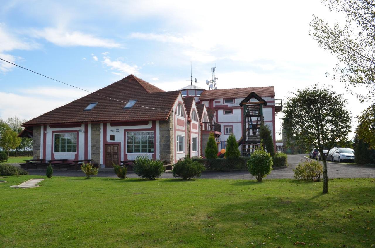 Famozclub Hotel Bakov nad Jizerou Exterior foto